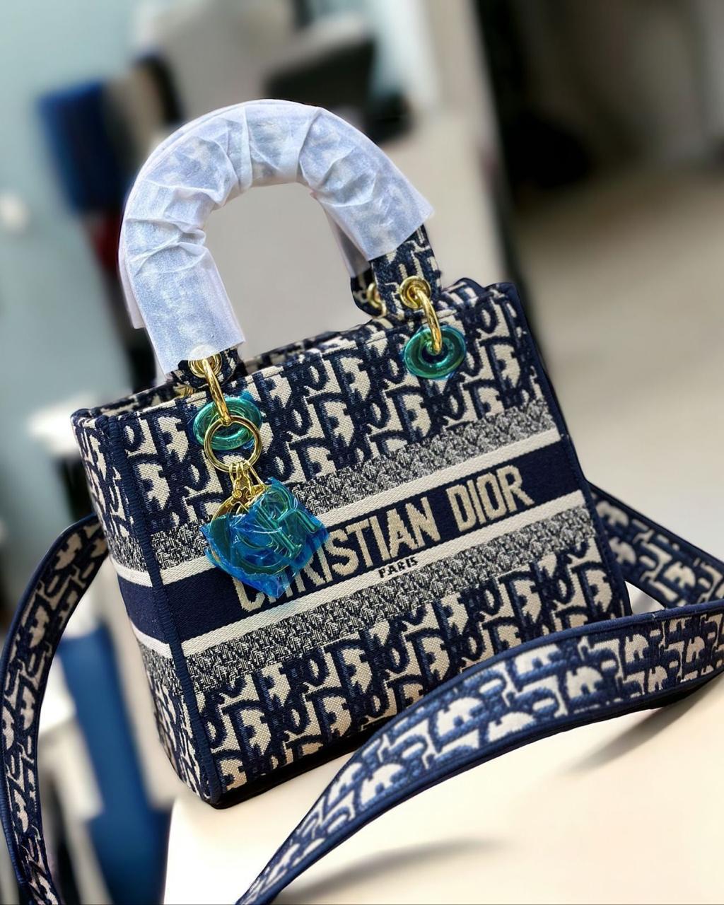 Amazing Lady Dor Bag