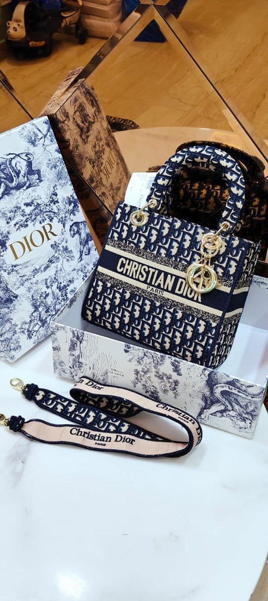 Amazing Lady Dor Bag