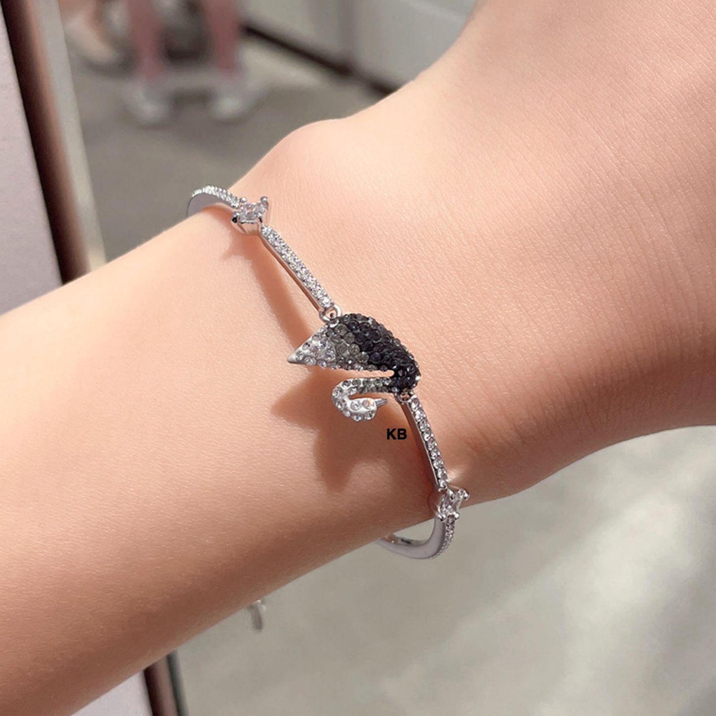 Amazing Iconic Luxury Swan Women's Bracelet