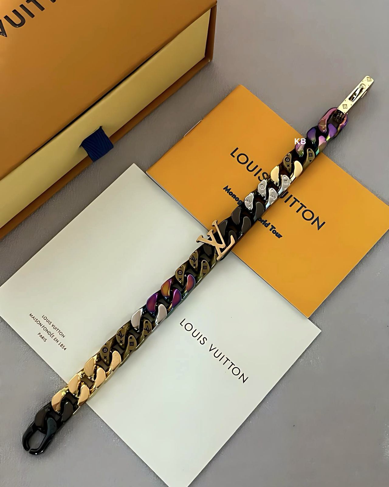 Amazing lv Metal Bracelet