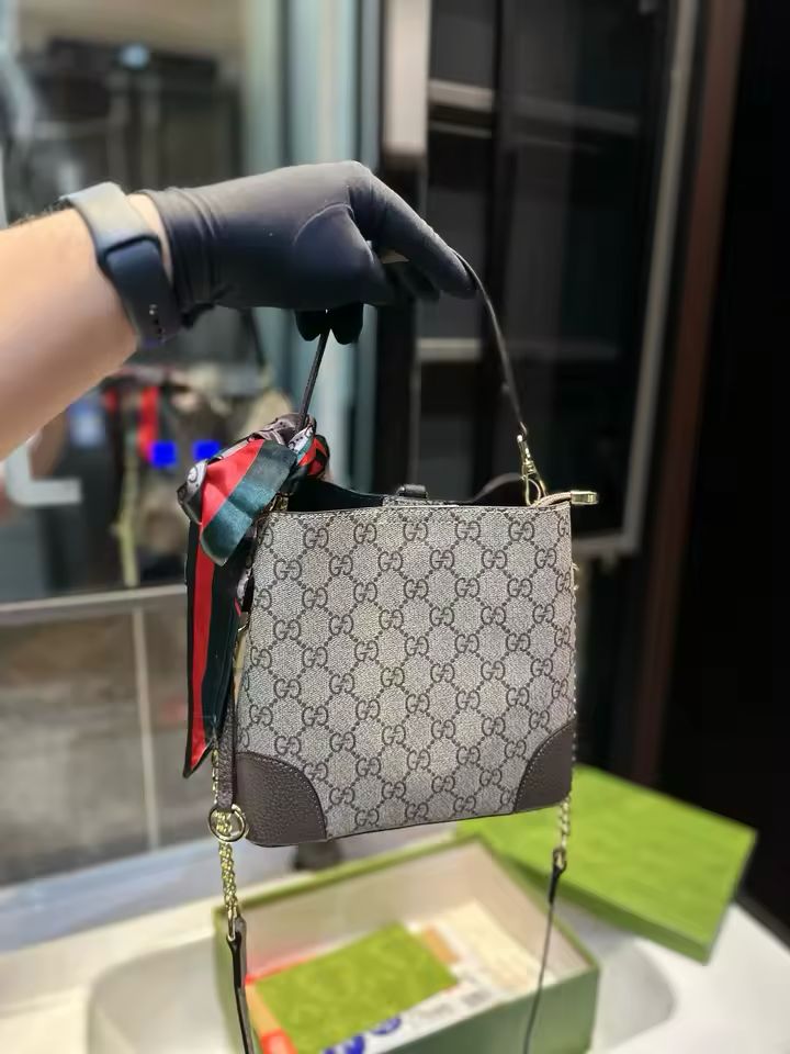 Amazing gc Bucket Vintage Bag