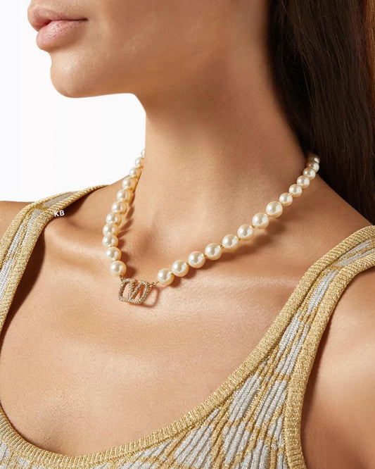 Amazing V logo Signature Pearls