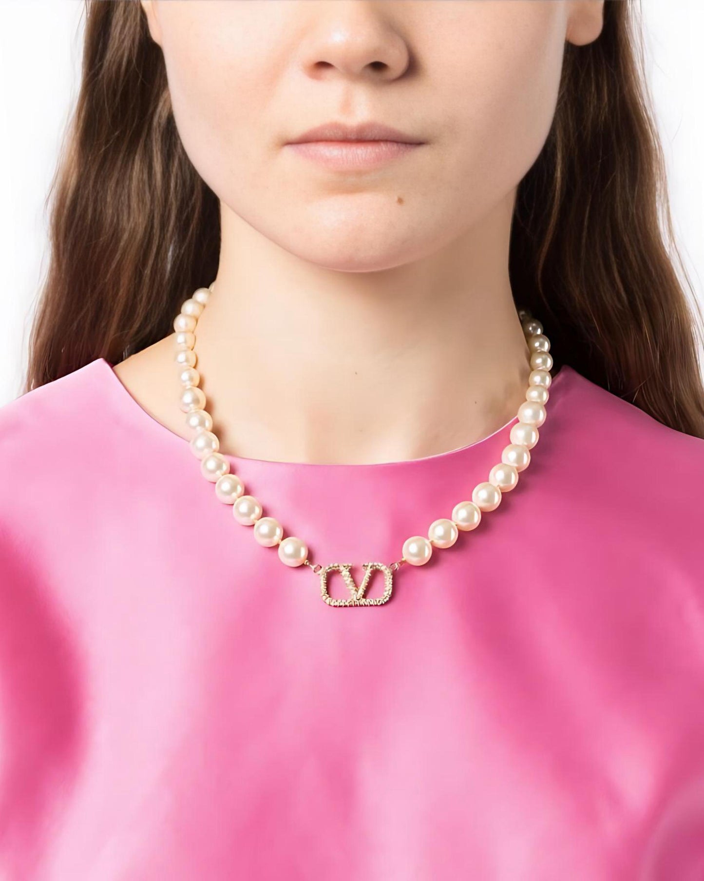 Amazing V logo Signature Pearls