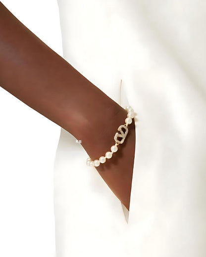 Amazing v logo Signature Bracelet