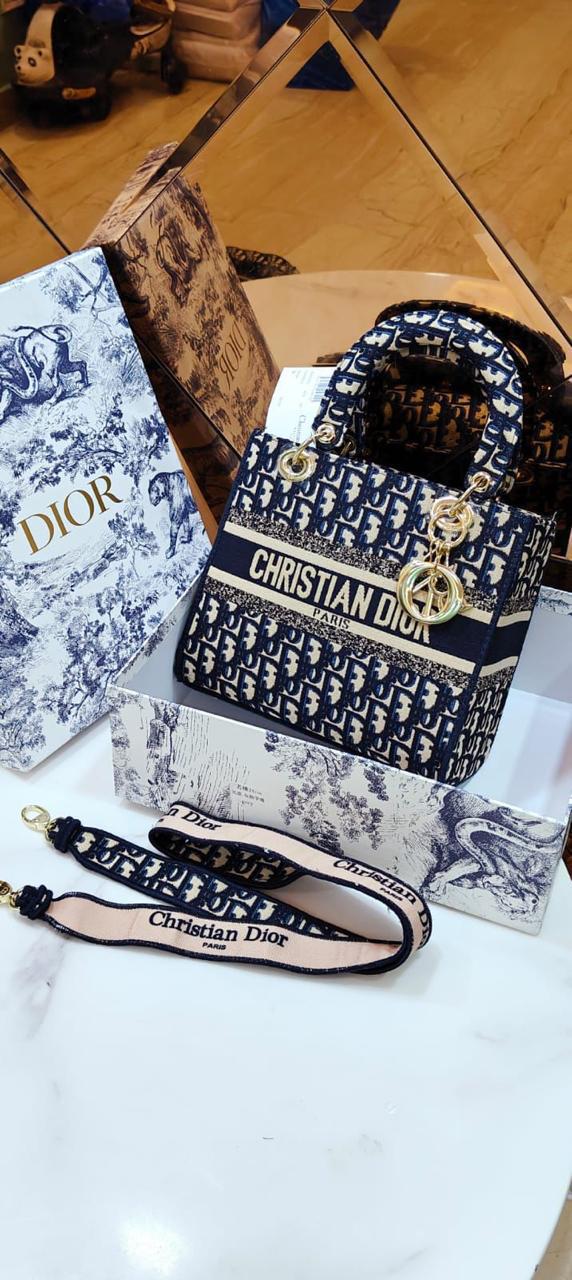 Amazing Lady Dor Bag