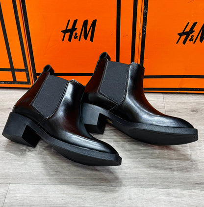 Amazing H&M Chelsea Boots