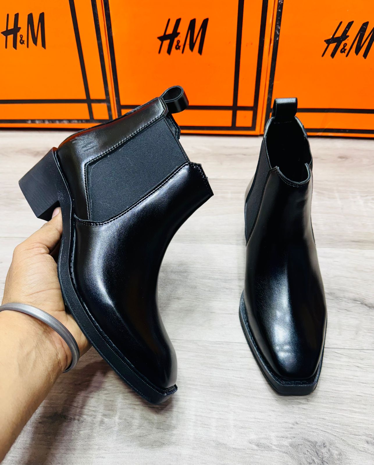 Amazing H&M Chelsea Boots