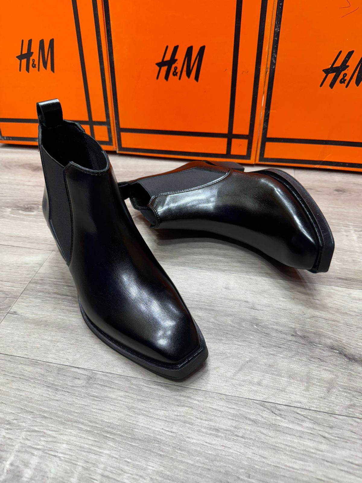Amazing H&M Chelsea Boots