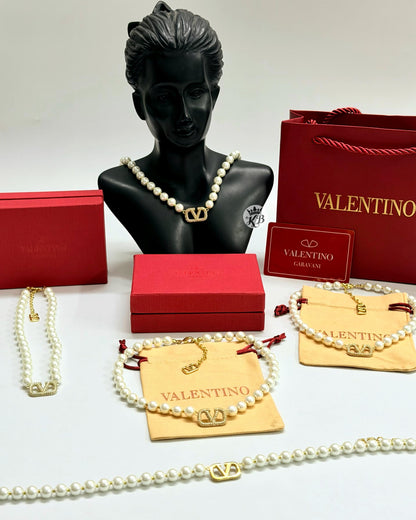 Amazing V logo Signature Pearls