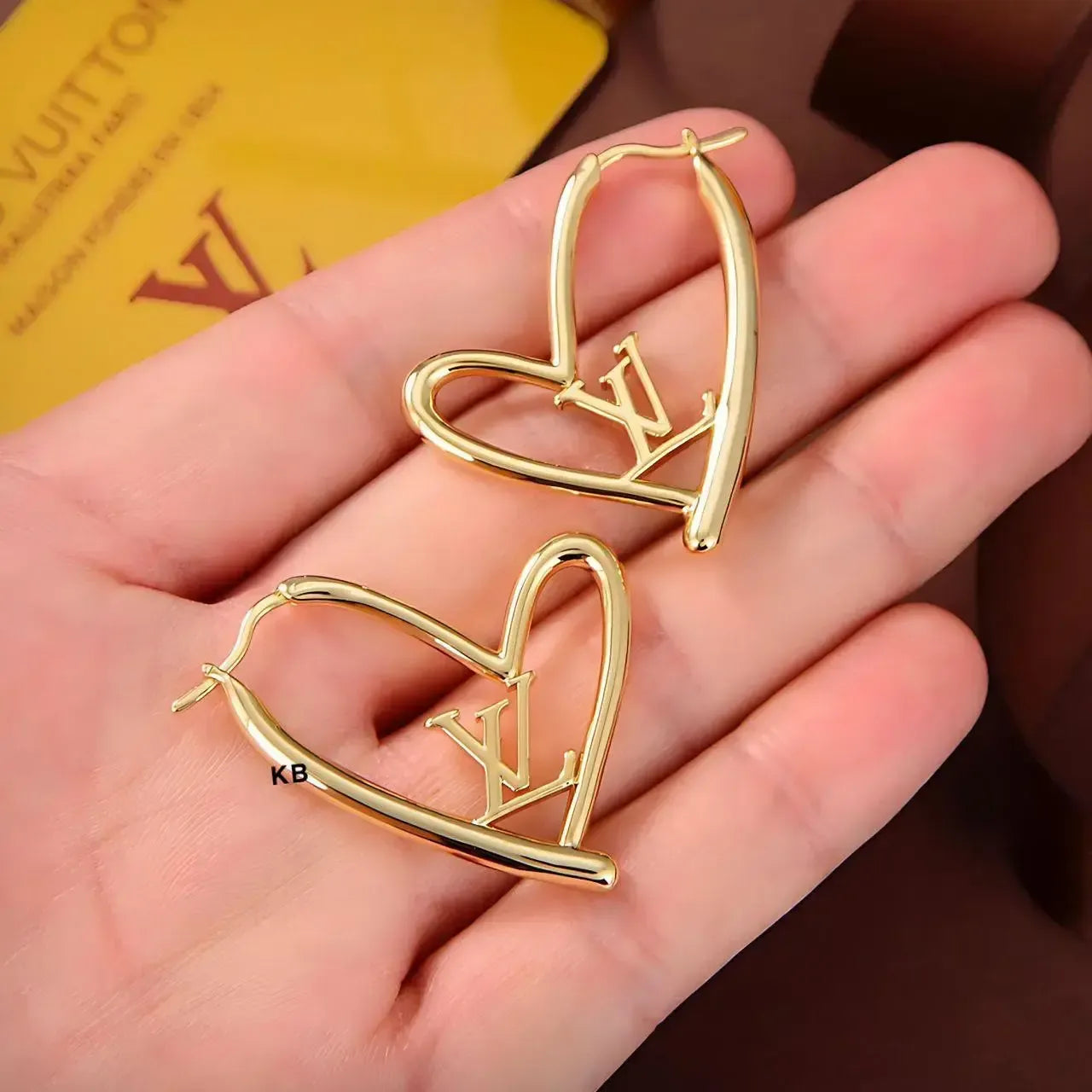 Luxury Fall In Love Heart Design Women's Earrings