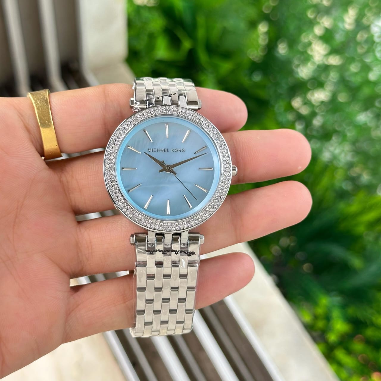 Luxury Women’s Watch – Elegant & Stylish Timepiece