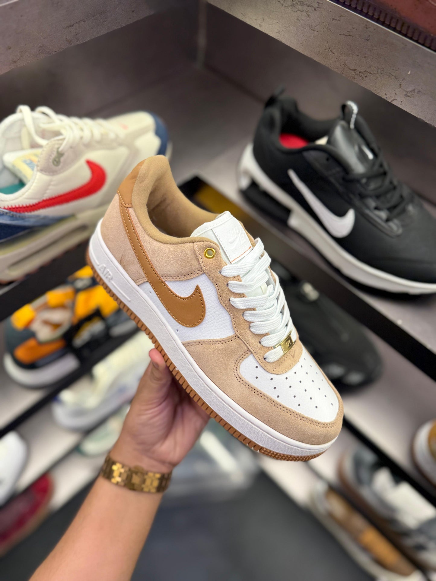 Luxury Clearance Sale – Premium Sneakers for Men