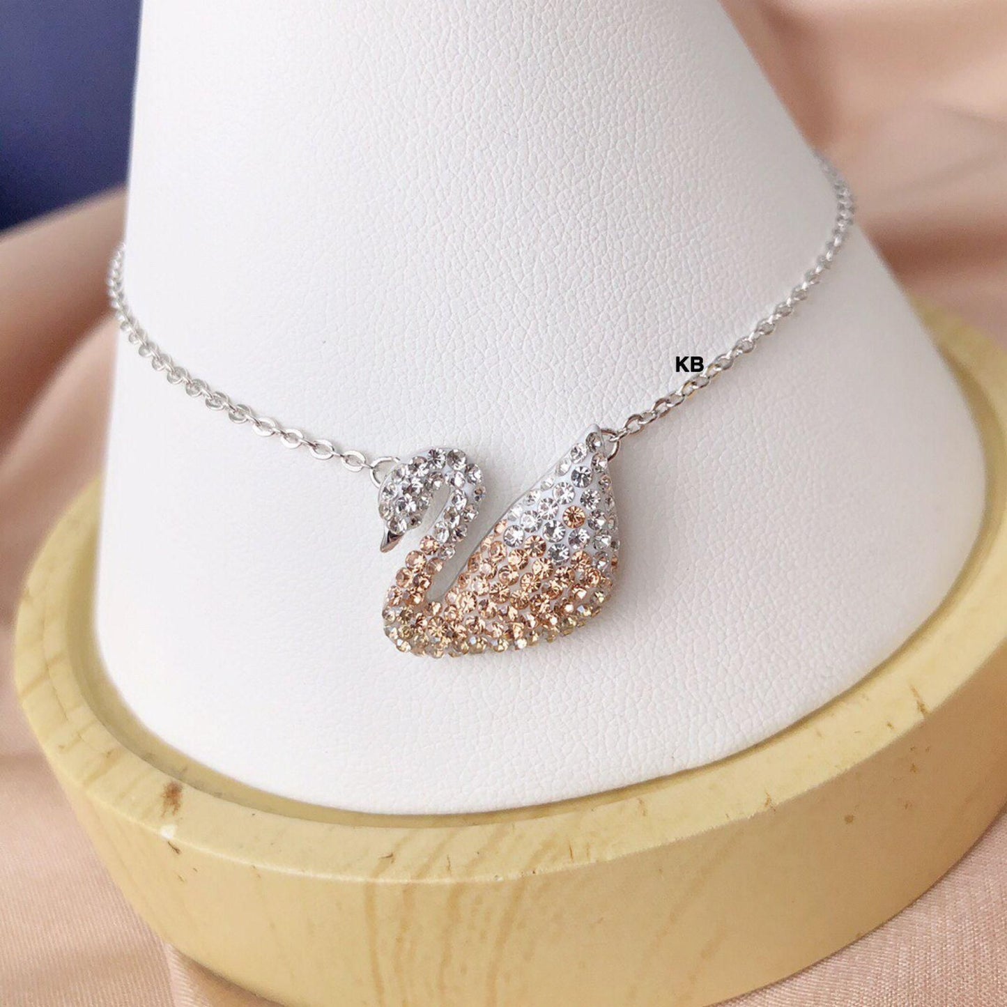 Luxury Iconic swan pendant
