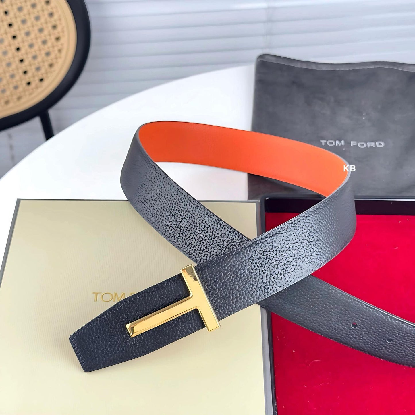 Premium Italian Leather Belt with Elegant Buckle – Unisex Edition