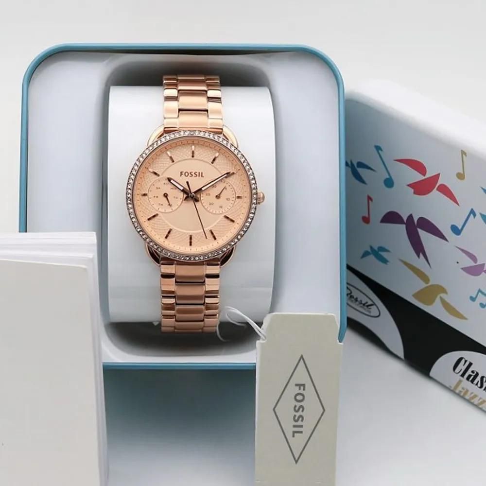 Elegant Rose Gold Women’s Chronograph Watch