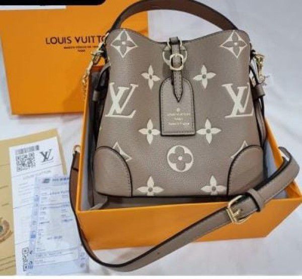 Luxury Women’s Large Vintage Bucket Bag