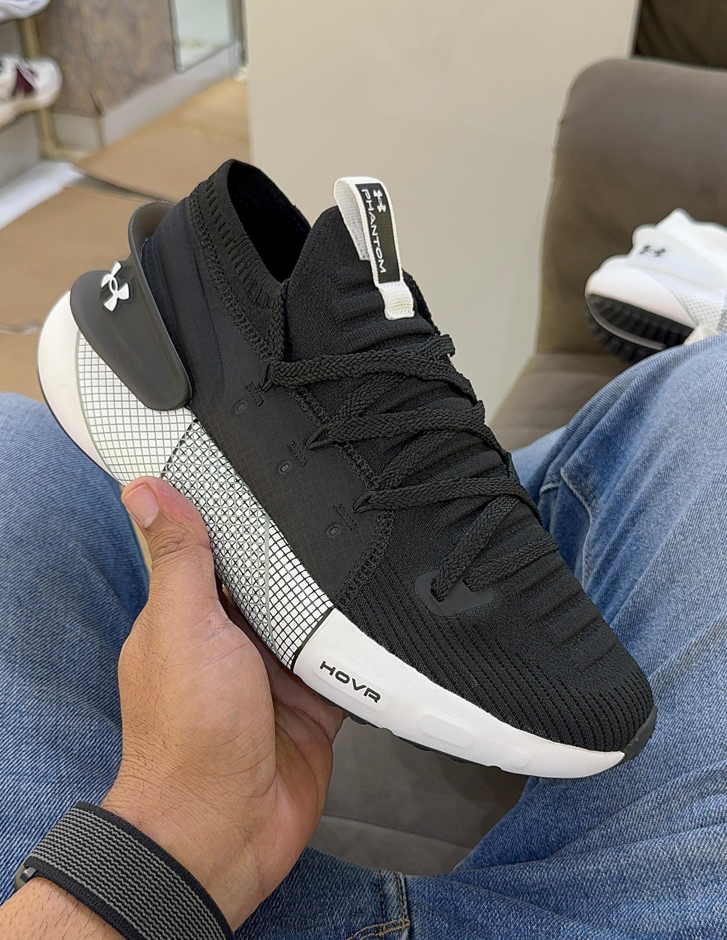 Amazing UA Hovr Phantom Men’s Shoes