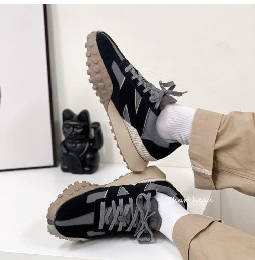 XC 72 Men’s Sneakers – Black Castle Rock Edition