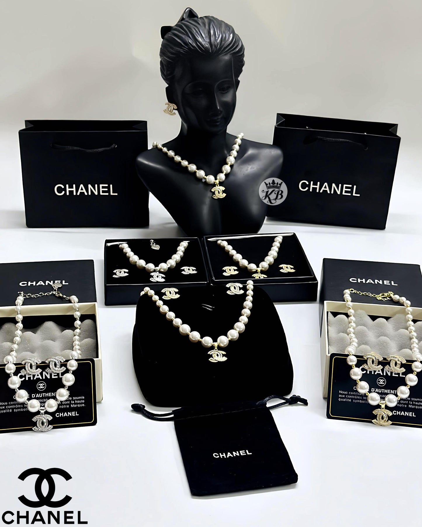 Luxury cc pearl earrings