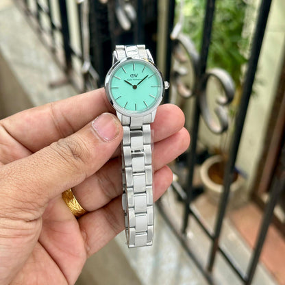 Elegant Women’s Classic Stainless Steel Watch