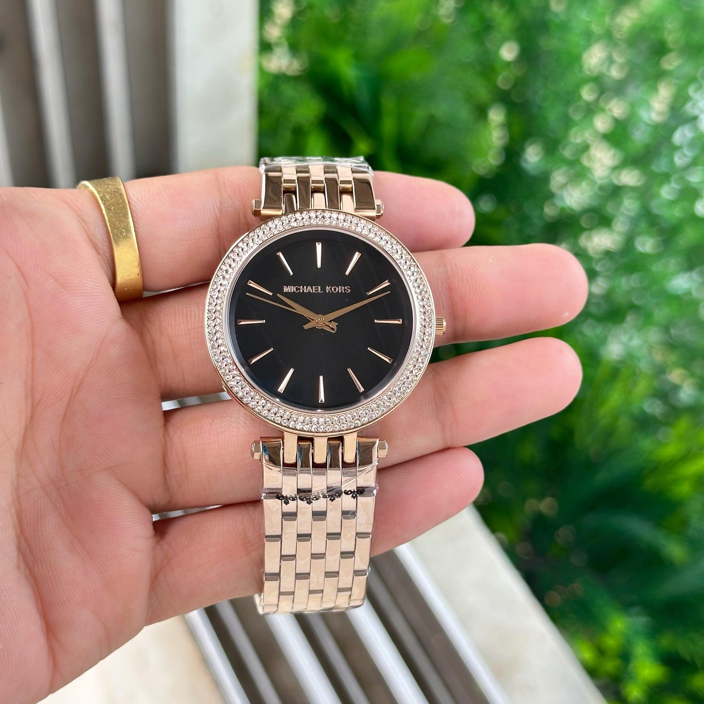 Luxury Women’s Watch – Elegant & Stylish Timepiece