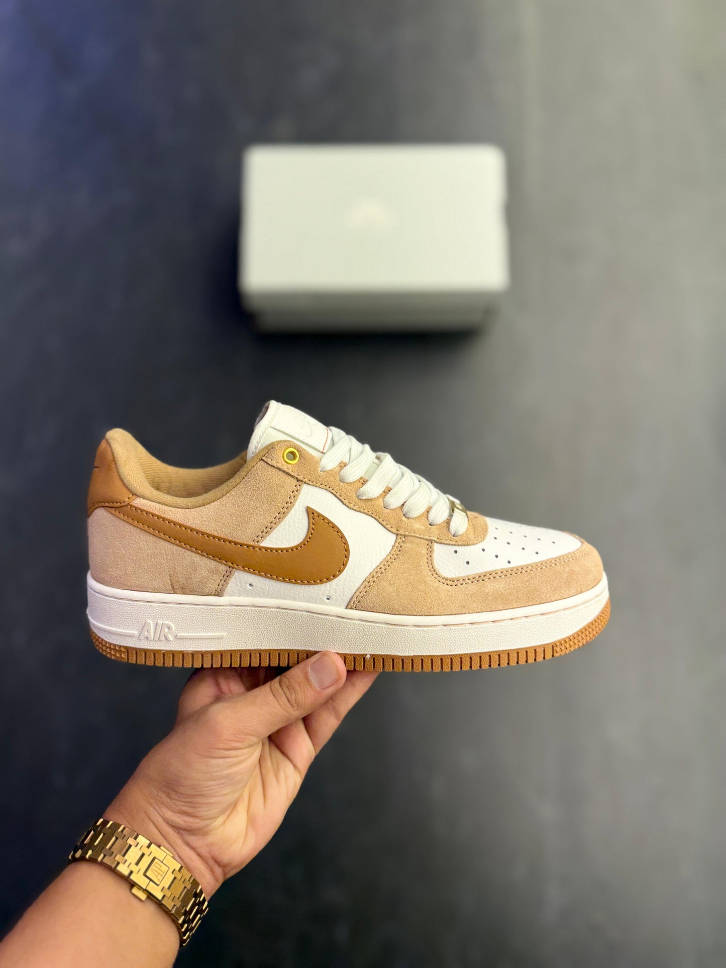 Luxury Clearance Sale – Premium Sneakers for Men