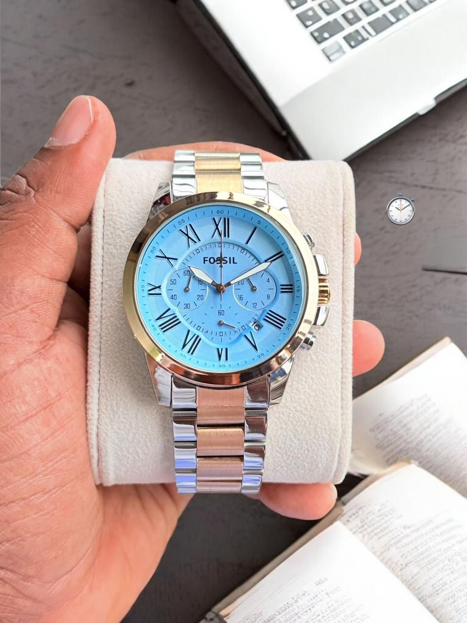 Elegant Men’s Chronograph – Premium Metal Strap Watch