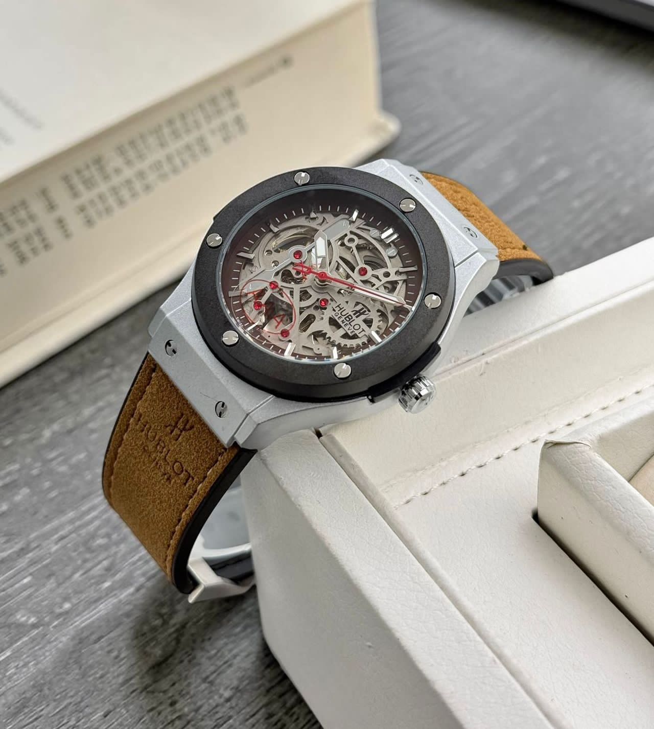 Amazing Hblt Commuter Men’s watch