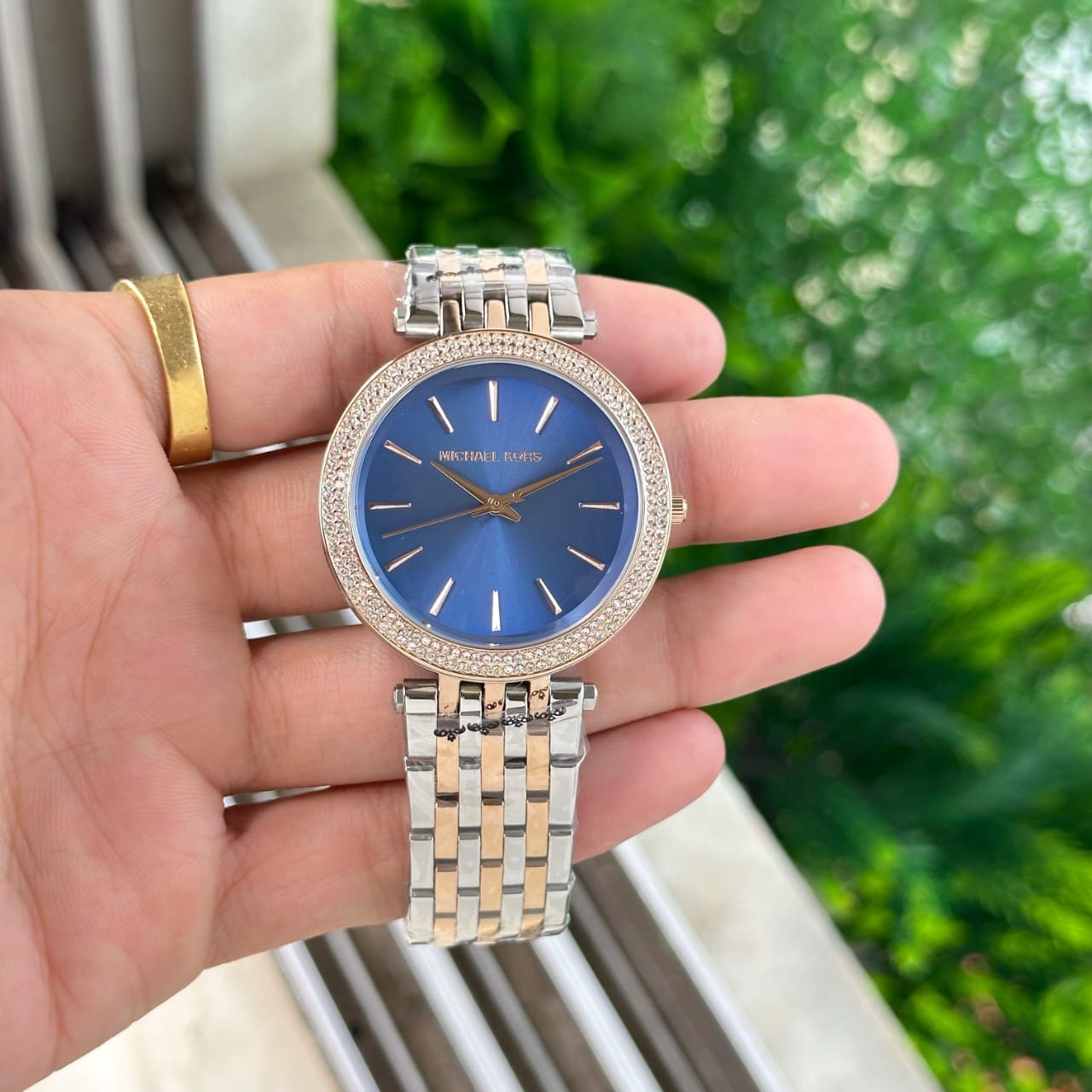 Luxury Women’s Watch – Elegant & Stylish Timepiece