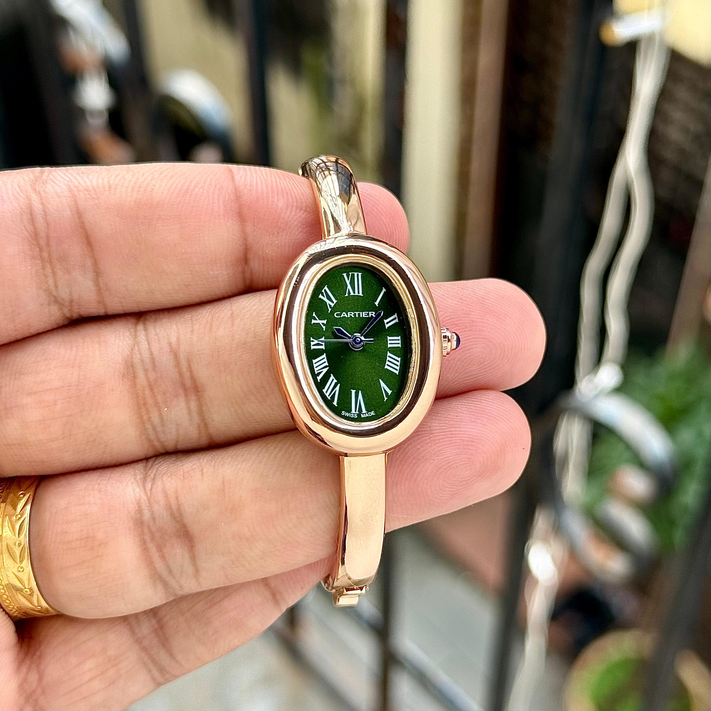 LUXURY BAIGNOIRE – TIMELESS OVAL ELEGANCE WOMEN WATCH