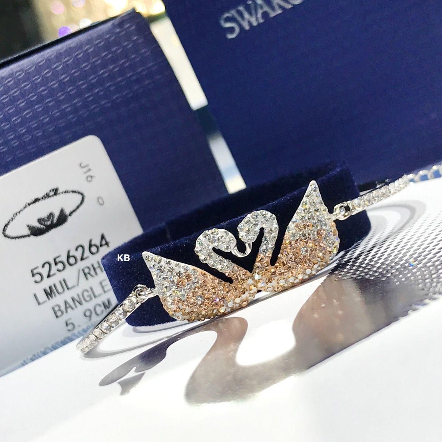 Luxury Iconic swan bracelet