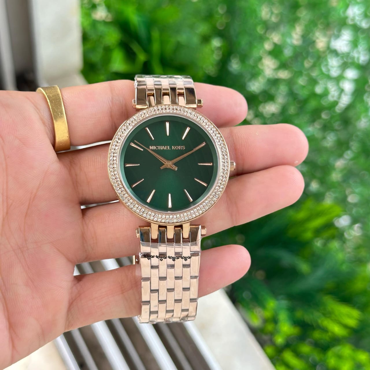 Luxury Women’s Watch – Elegant & Stylish Timepiece
