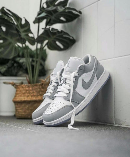 Luxury Retro Low Wolf Grey Sneakers