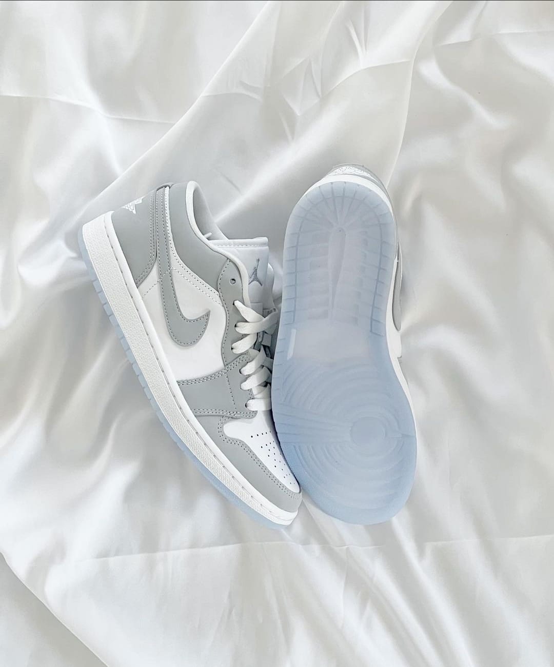 Luxury Retro Low Wolf Grey Sneakers