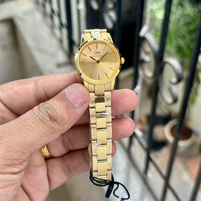 Elegant Women’s Classic Stainless Steel Watch
