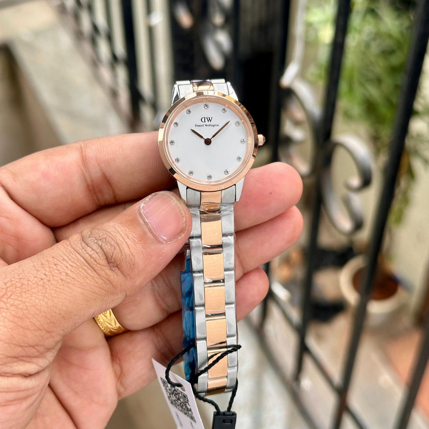 Elegant Women’s Classic Stainless Steel Watch