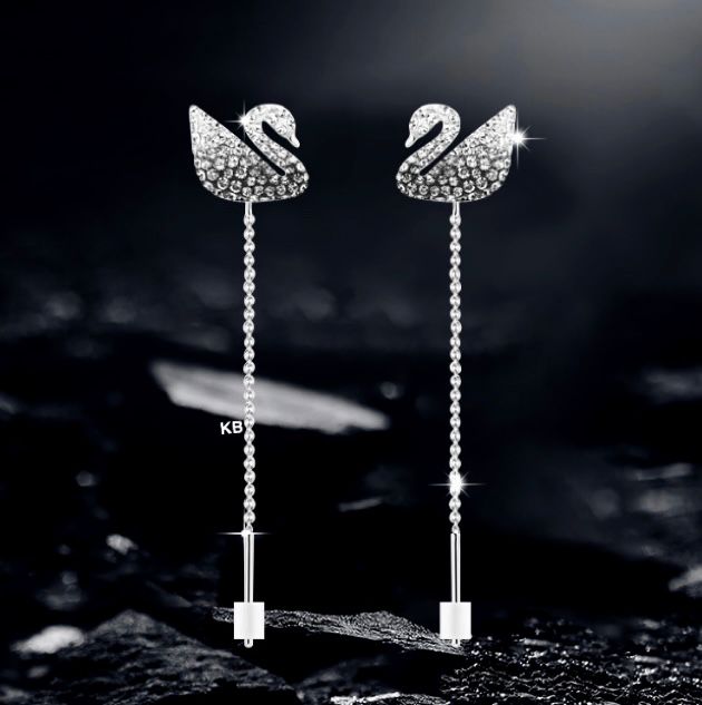 Amazing Swarovski iconic swan drop earrings