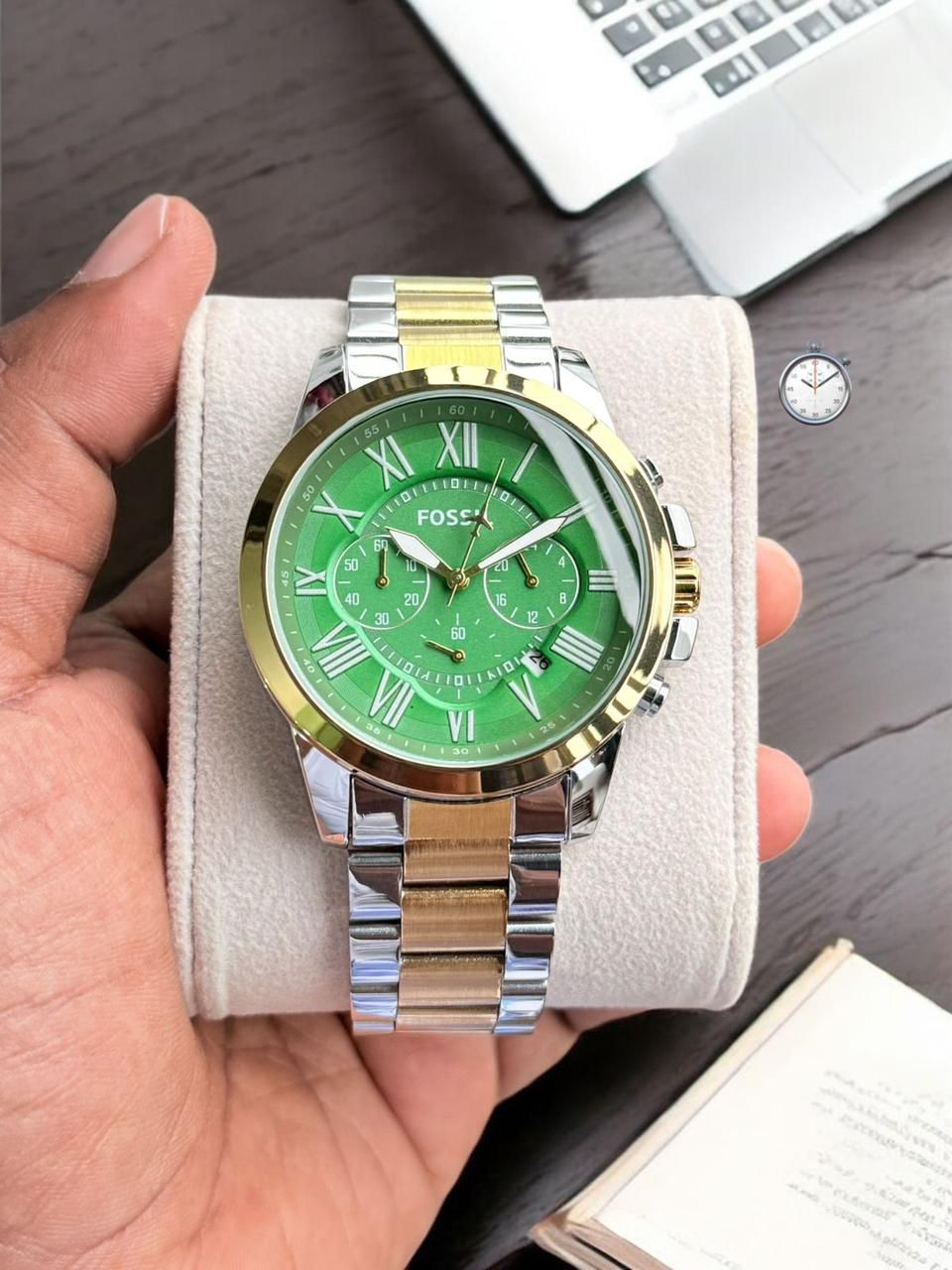 Elegant Men’s Chronograph – Premium Metal Strap Watch