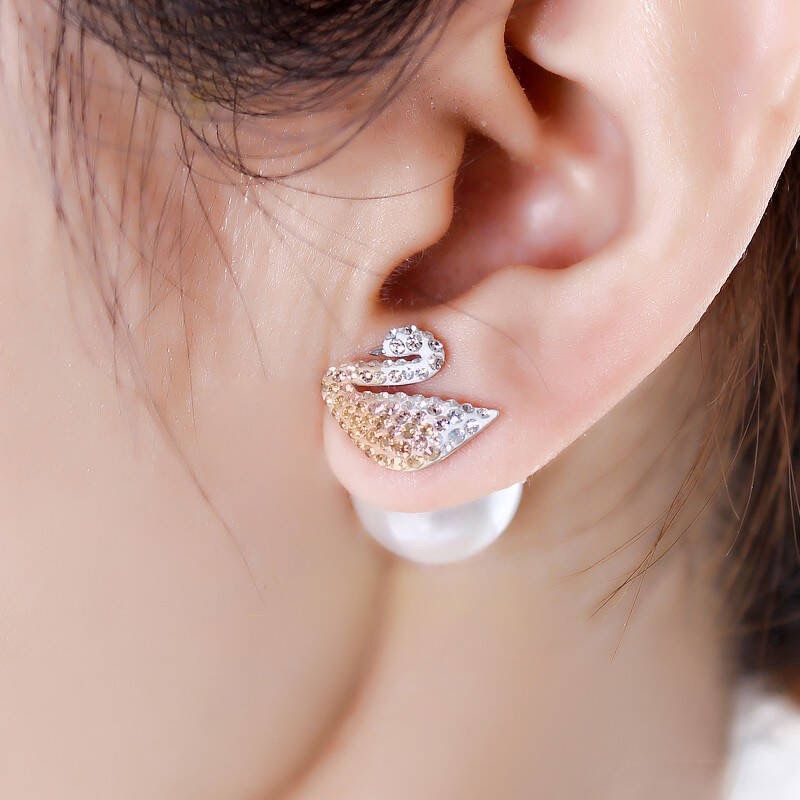 Luxury Iconic swan stud earning