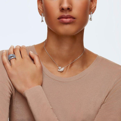 Luxury Iconic swan pendant