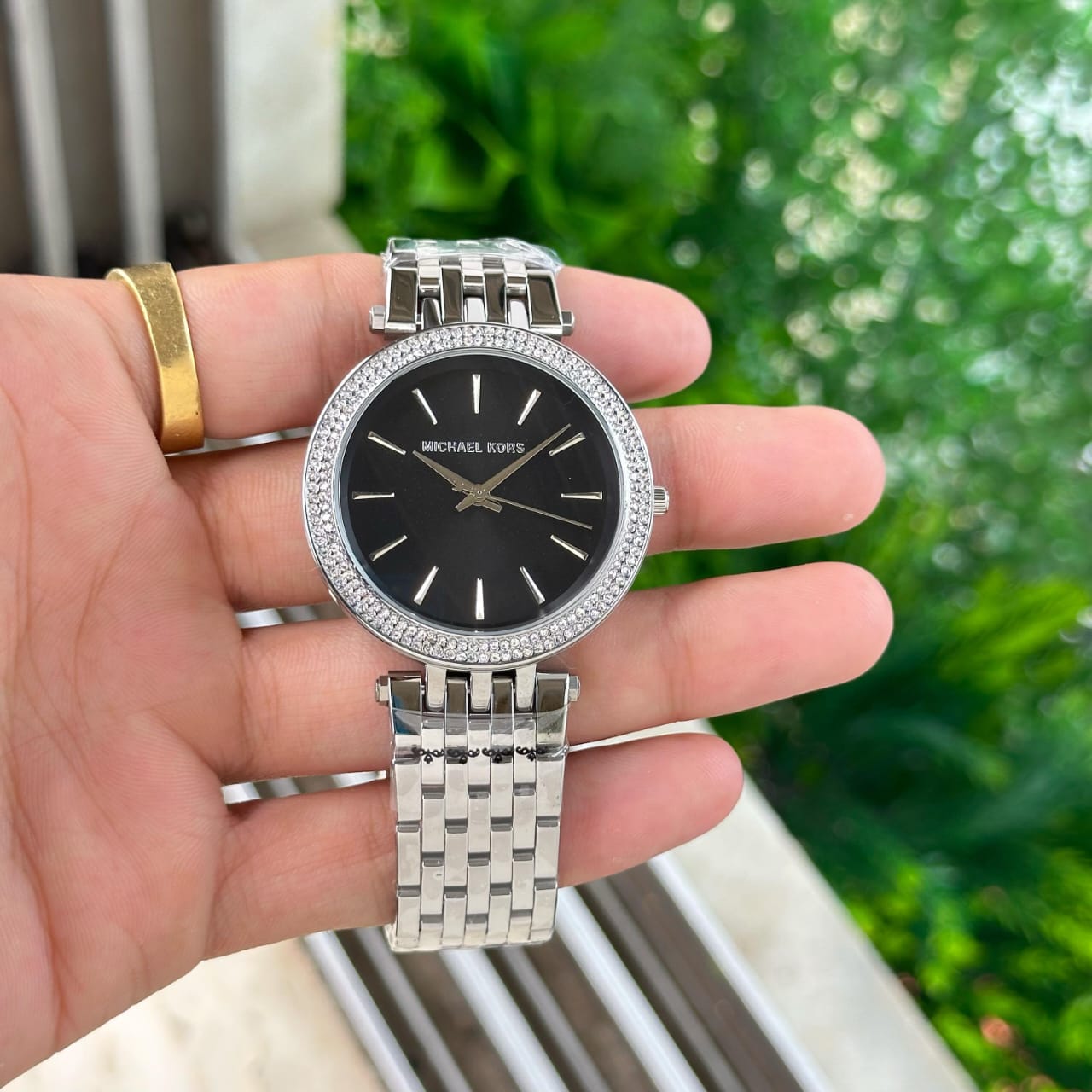 Luxury Women’s Watch – Elegant & Stylish Timepiece