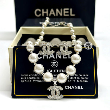 Luxury cc pearl earrings