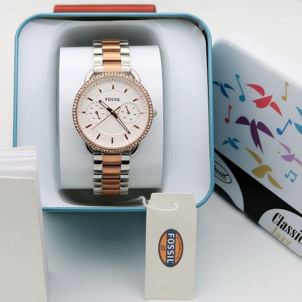 Elegant Rose Gold Women’s Chronograph Watch