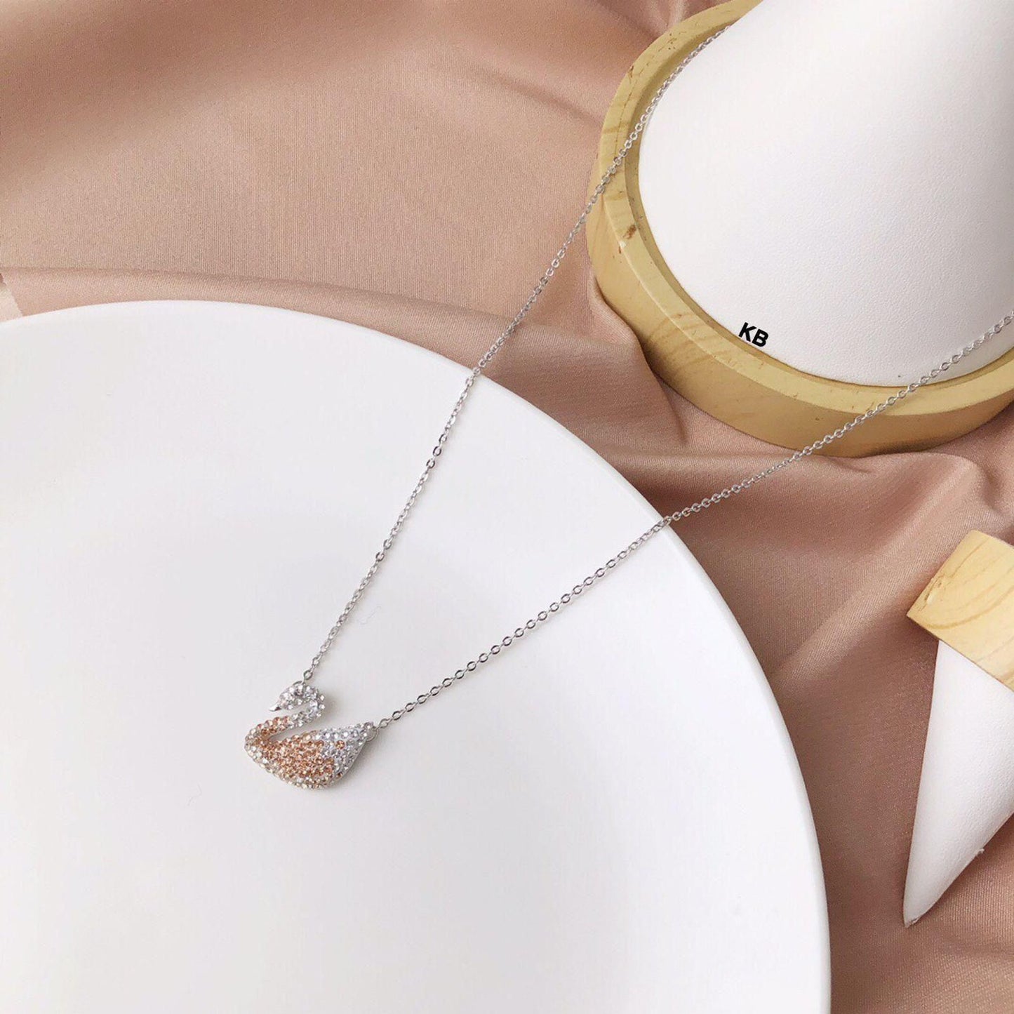 Luxury Iconic swan pendant